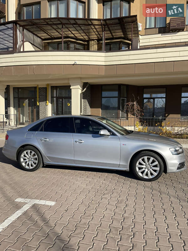 Седан Audi A4 2014 в Киеве