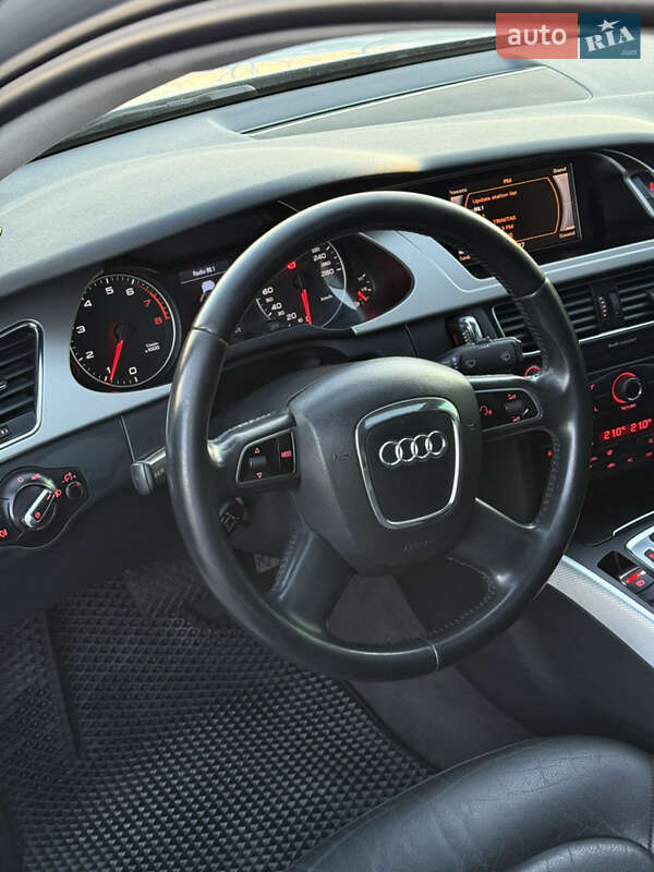 Седан Audi A4 2010 в Чернівцях