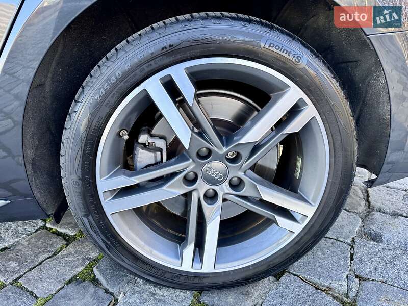 Седан Audi A4 2018 в Киеве