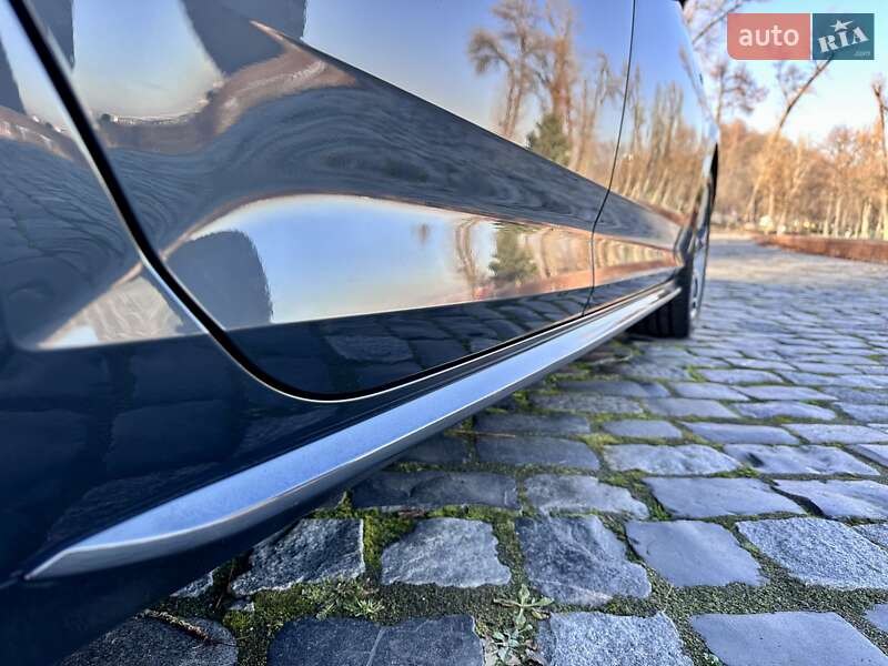 Седан Audi A4 2018 в Киеве