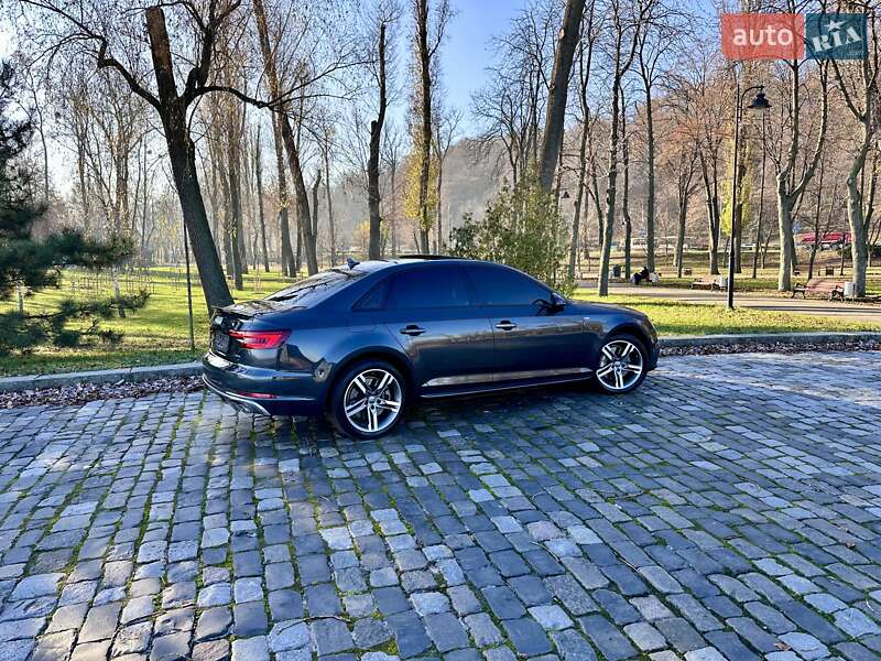 Седан Audi A4 2018 в Киеве