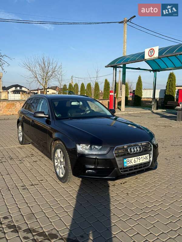 Универсал Audi A4 2012 в Березному