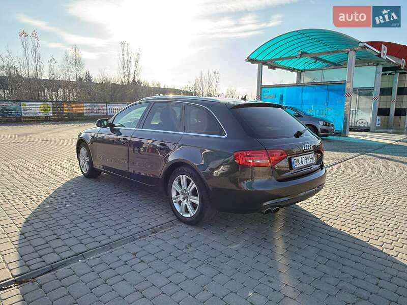 Универсал Audi A4 2012 в Березному