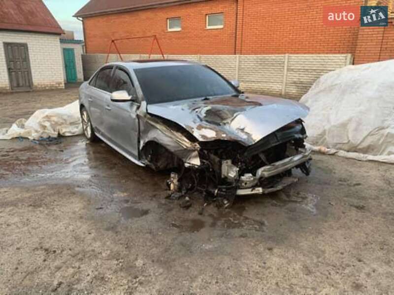 Седан Audi A4 2015 в Харькове