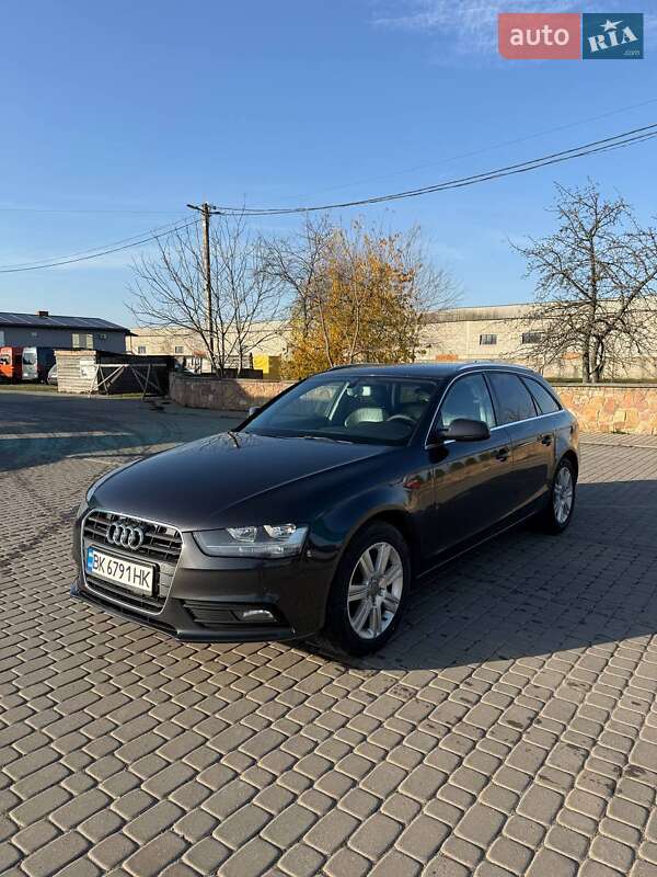 Универсал Audi A4 2012 в Березному