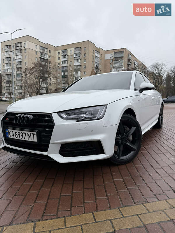 Седан Audi A4 2016 в Киеве