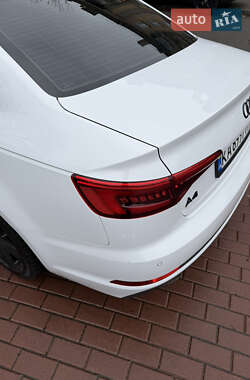 Седан Audi A4 2016 в Киеве