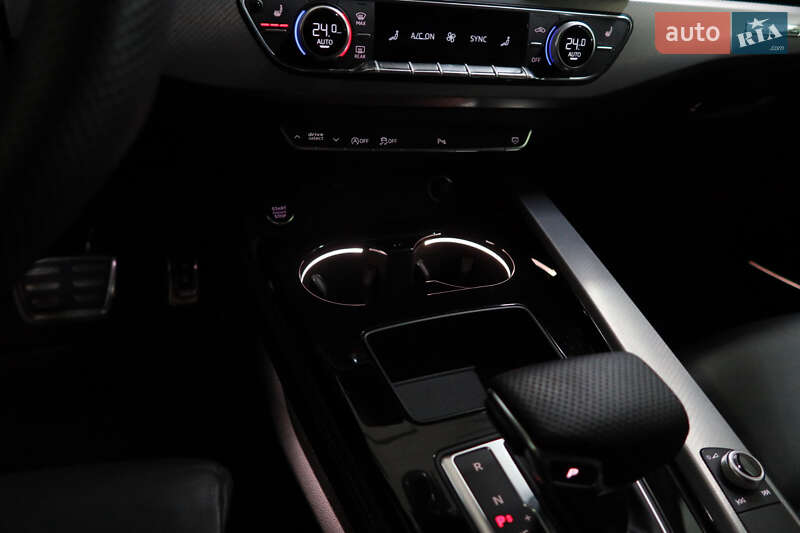 Седан Audi A4 2022 в Киеве