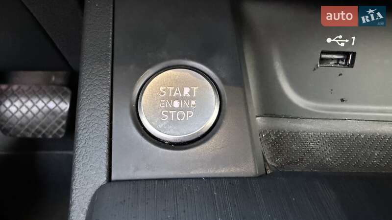 Седан Audi A4 2018 в Киеве