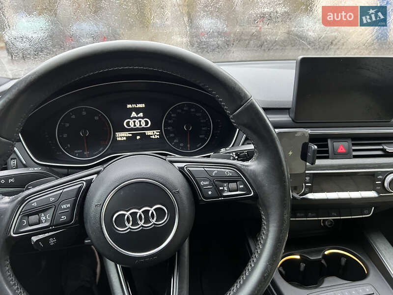 Седан Audi A4 2016 в Киеве