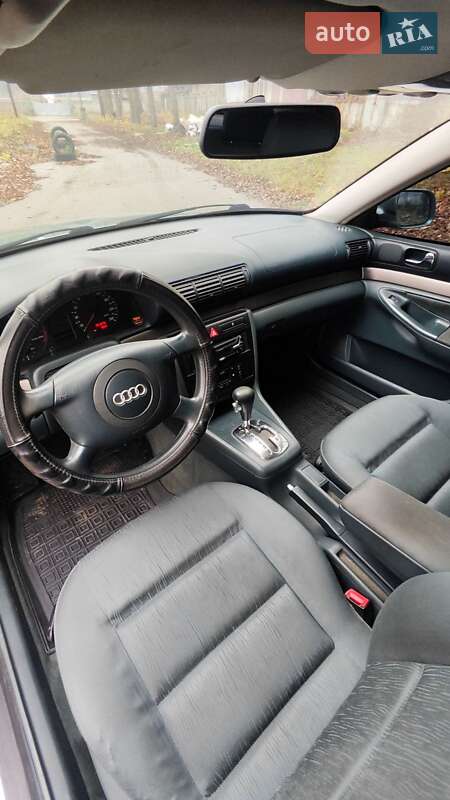 Седан Audi A4 1999 в Глевахе