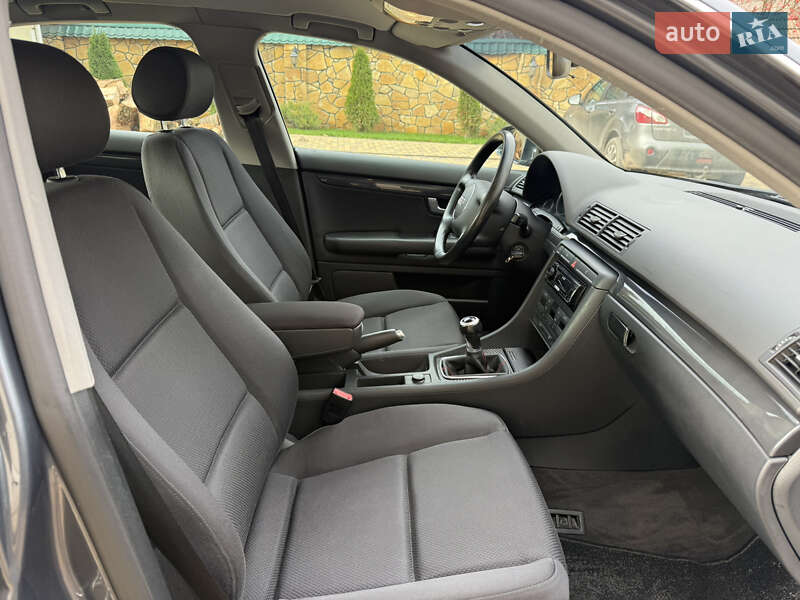 Седан Audi A4 2004 в Могилев-Подольске