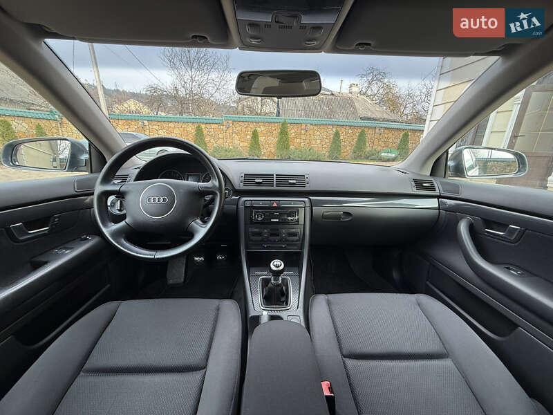 Седан Audi A4 2004 в Могилев-Подольске