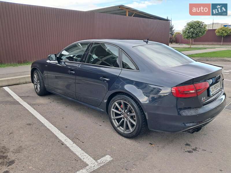 Седан Audi A4 2015 в Умани