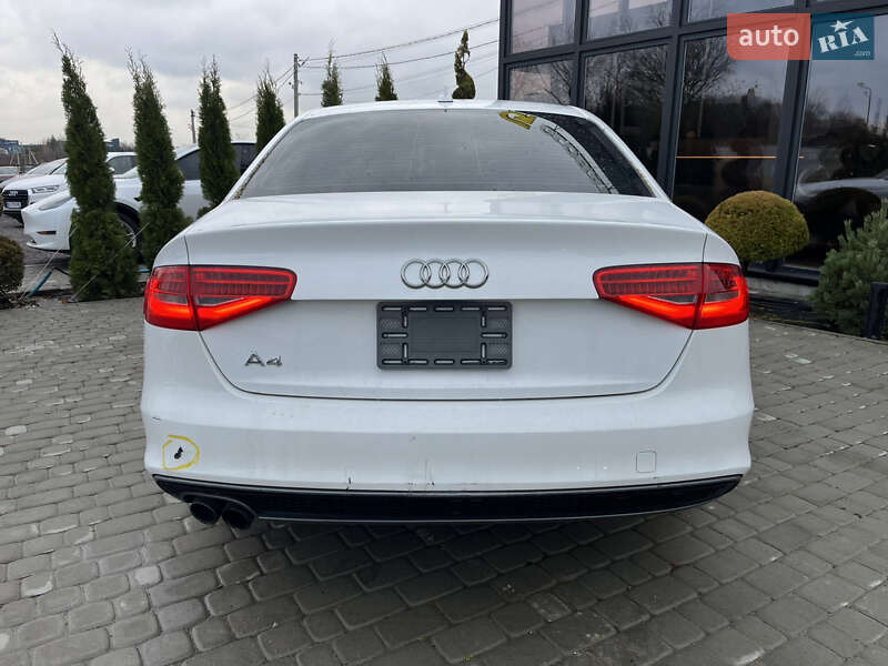 Седан Audi A4 2015 в Львові