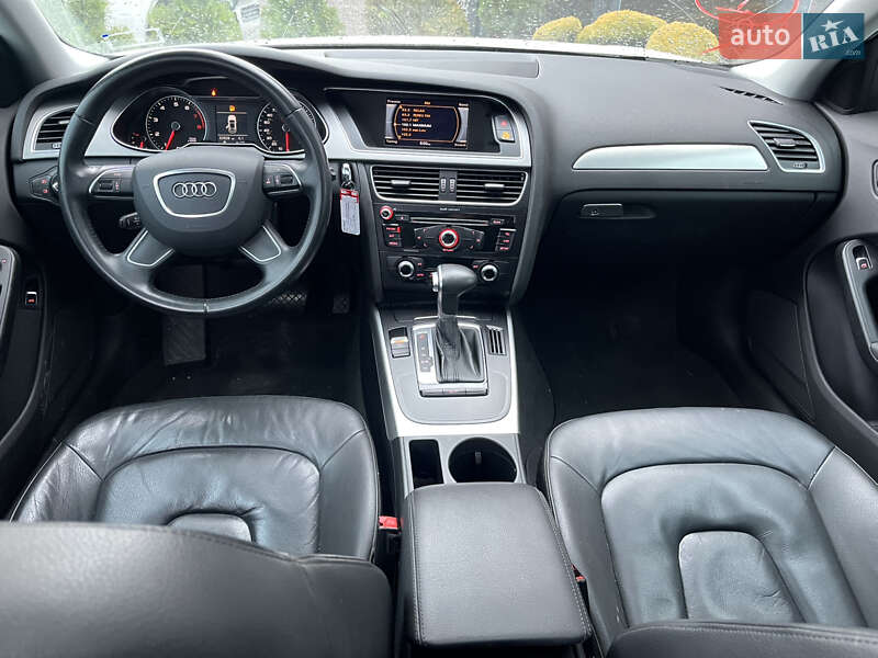 Седан Audi A4 2015 в Львові