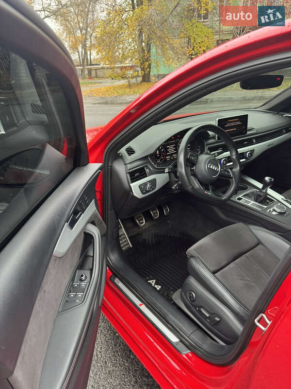 Седан Audi A4 2017 в Днепре