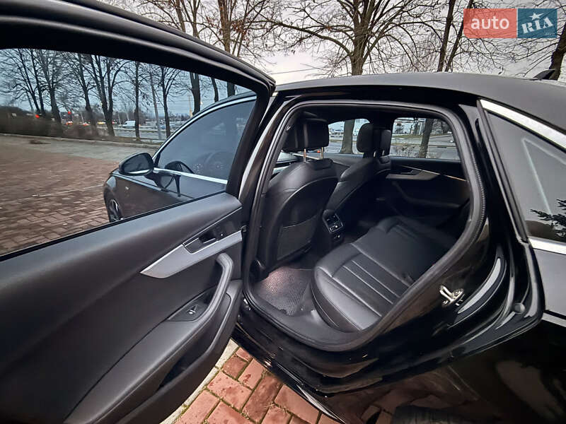 Седан Audi A4 2019 в Харкові
