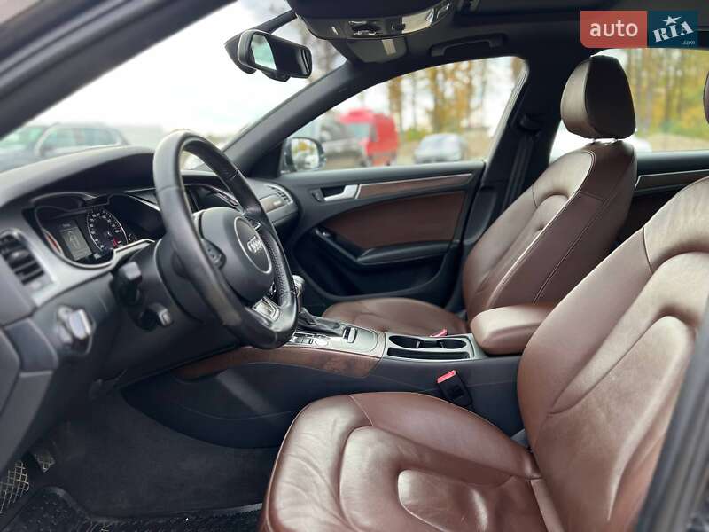 Седан Audi A4 2015 в Стрию