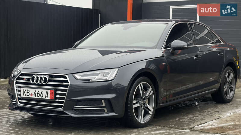 Седан Audi A4 2016 в Львове