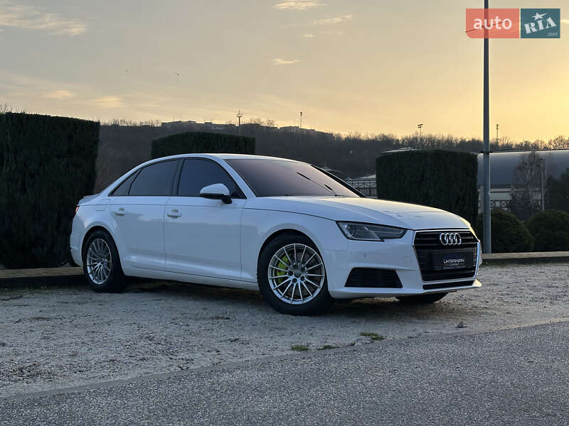 Седан Audi A4 2016 в Дніпрі