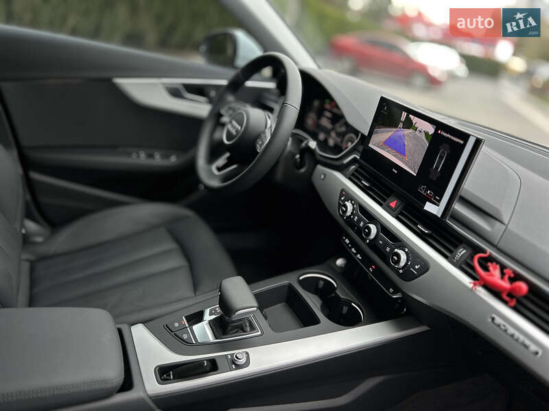 Седан Audi A4 2023 в Днепре