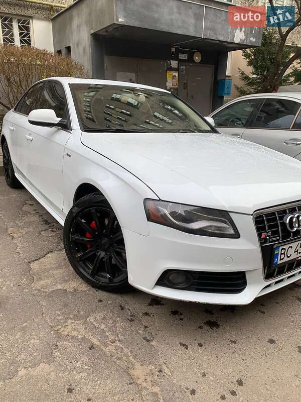 Седан Audi A4 2011 в Львові