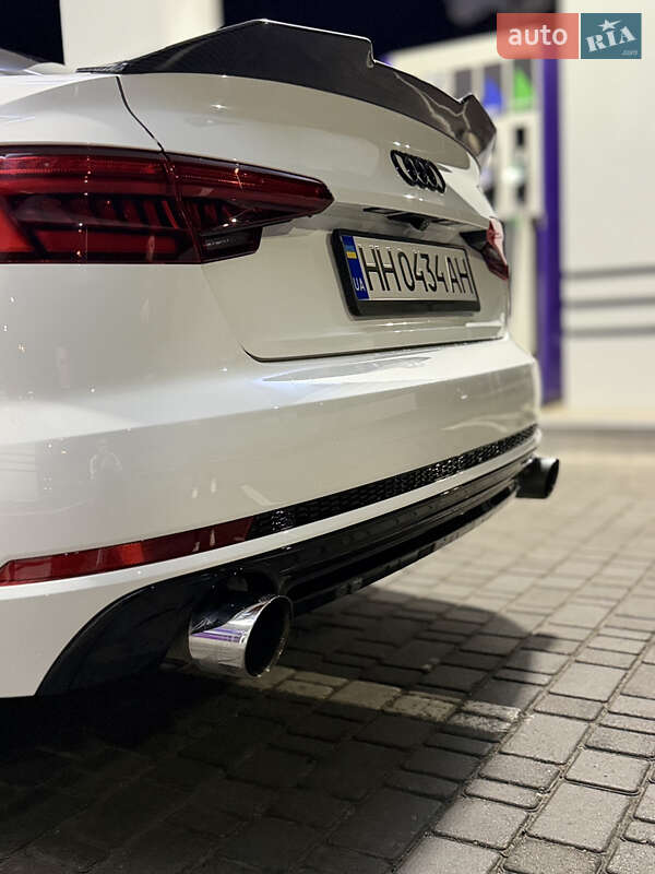 Седан Audi A4 2016 в Одессе