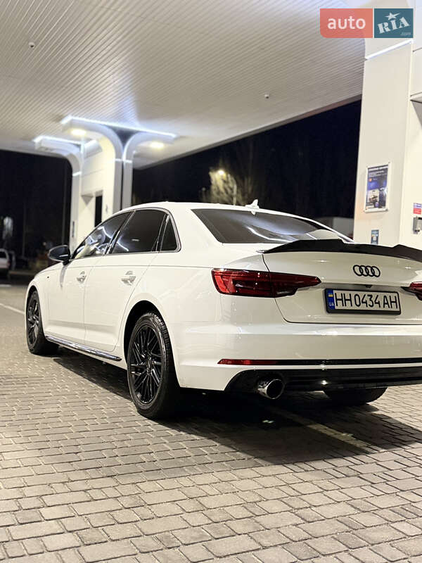 Седан Audi A4 2016 в Одессе