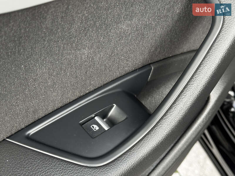 Универсал Audi A4 2018 в Стрые