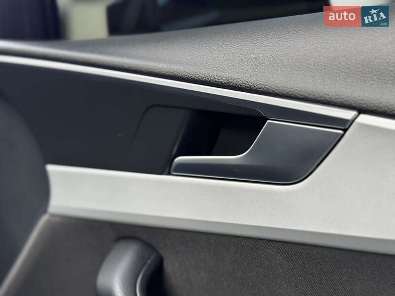 Универсал Audi A4 2018 в Стрые