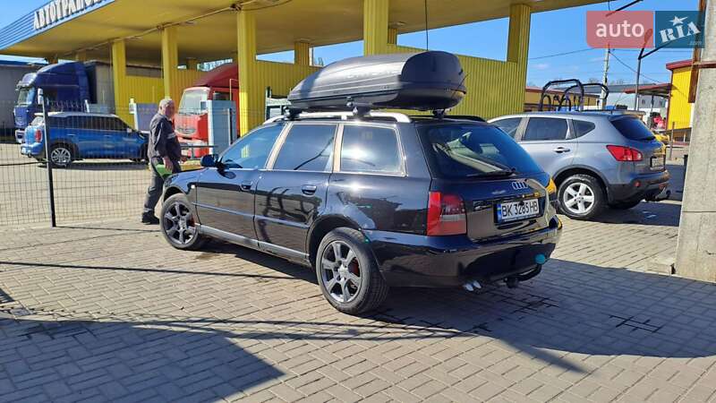 Універсал Audi A4 2000 в Вараші