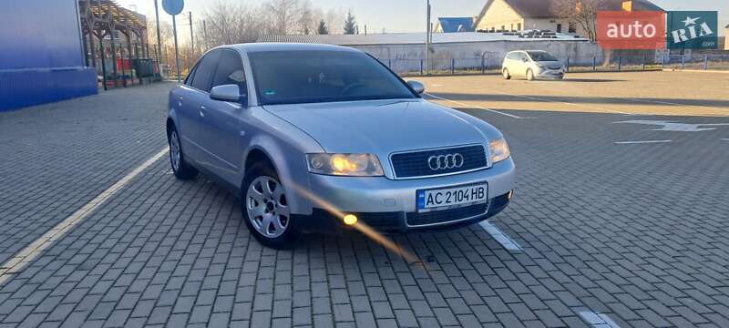 Седан Audi A4 2001 в Нововолынске