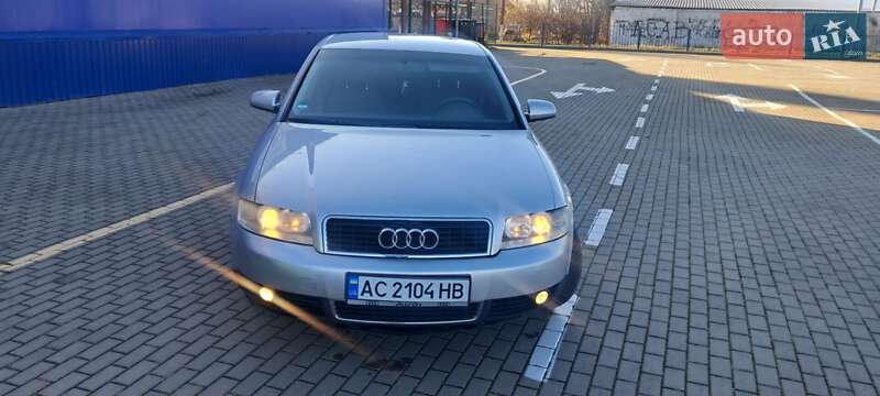 Седан Audi A4 2001 в Нововолынске