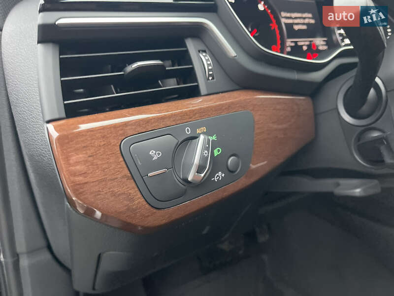 Седан Audi A4 2020 в Києві