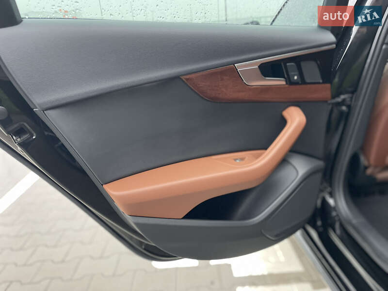 Седан Audi A4 2020 в Києві