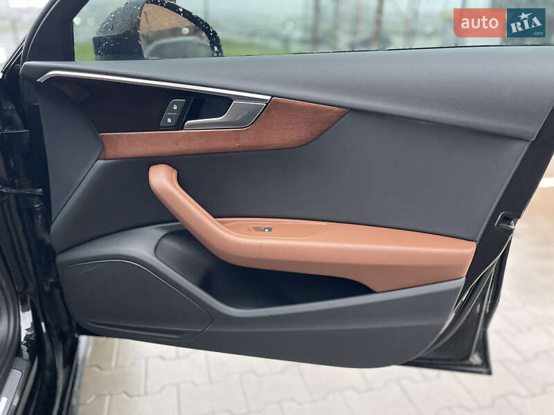 Седан Audi A4 2020 в Києві