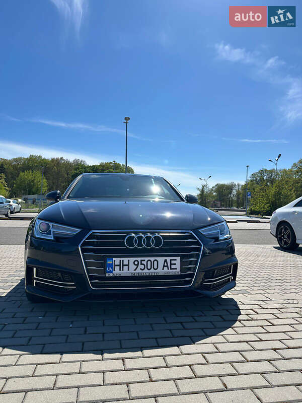 Седан Audi A4 2017 в Киеве