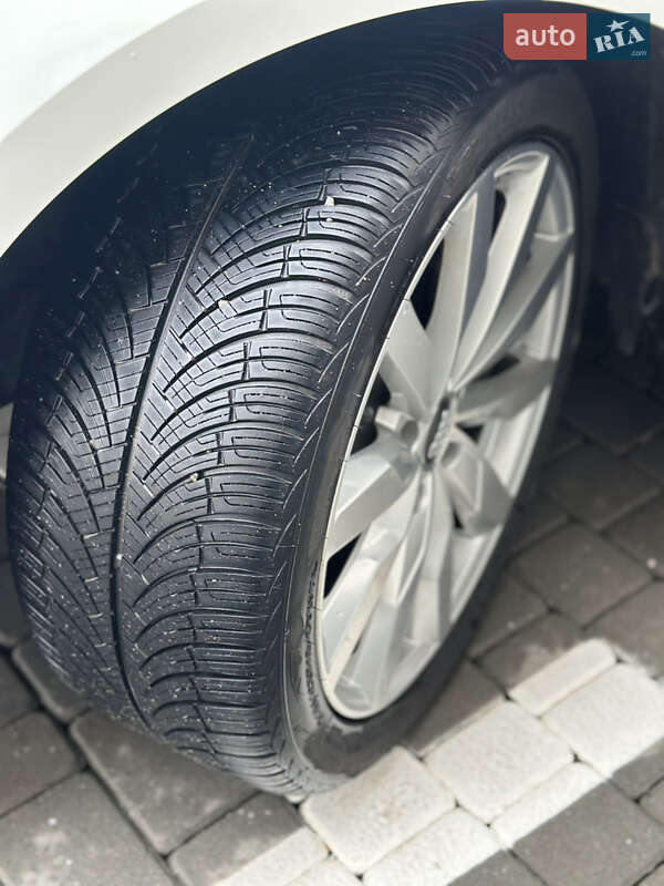 Седан Audi A4 2019 в Вінниці