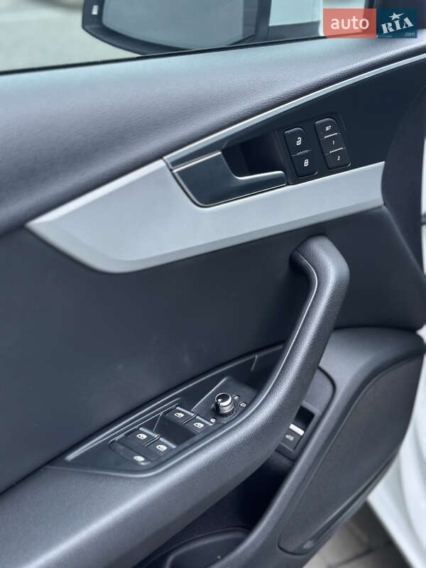 Седан Audi A4 2019 в Вінниці
