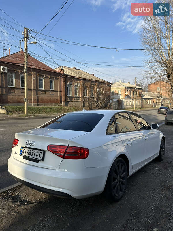 Седан Audi A4 2014 в Харькове