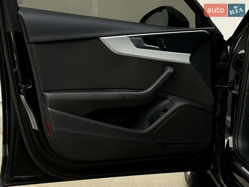 Універсал Audi A4 2019 в Луцьку