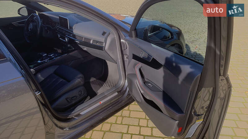 Седан Audi A4 2018 в Одессе