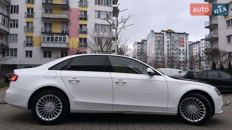 Седан Audi A4 2014 в Івано-Франківську