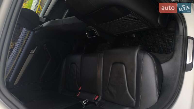 Седан Audi A4 2014 в Івано-Франківську