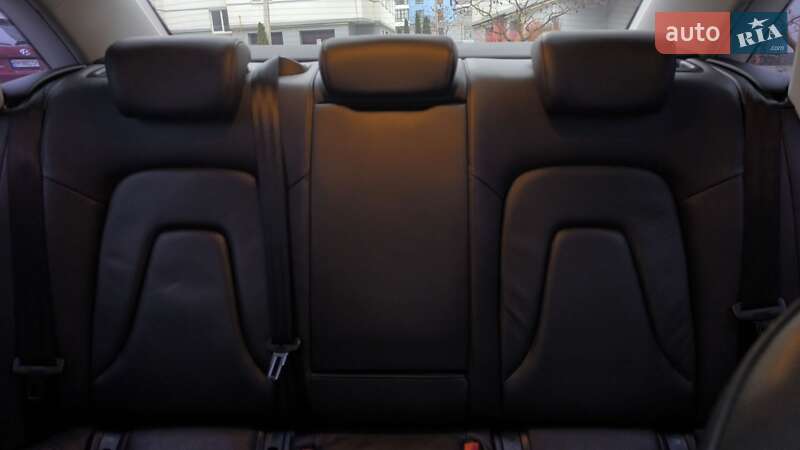 Седан Audi A4 2014 в Івано-Франківську