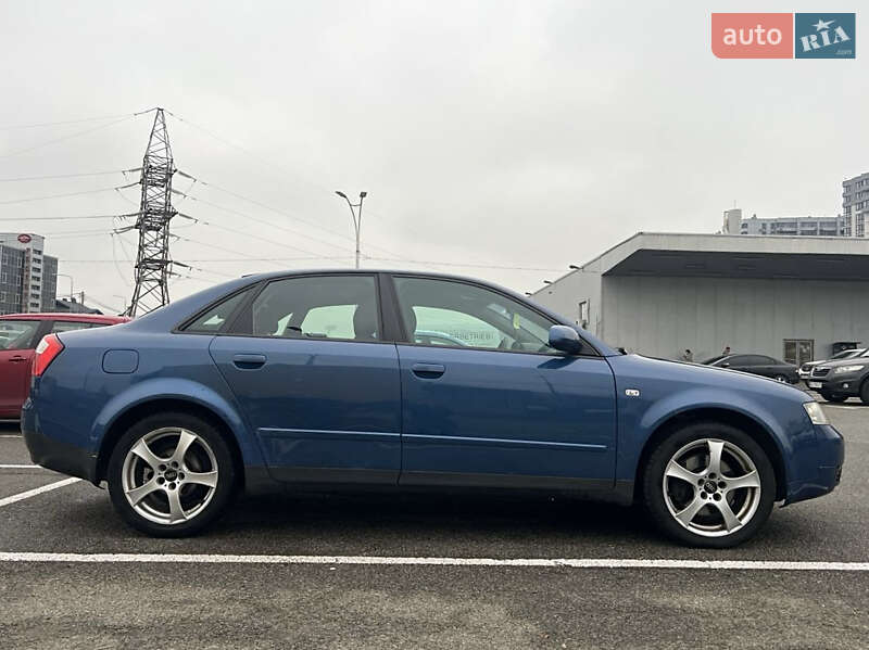 Седан Audi A4 2002 в Петропавловской Борщаговке