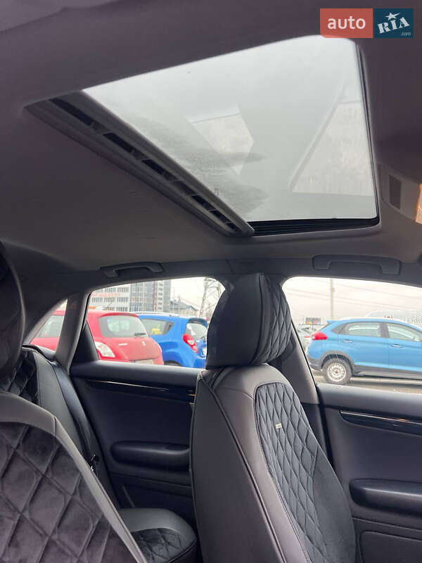 Седан Audi A4 2002 в Петропавловской Борщаговке