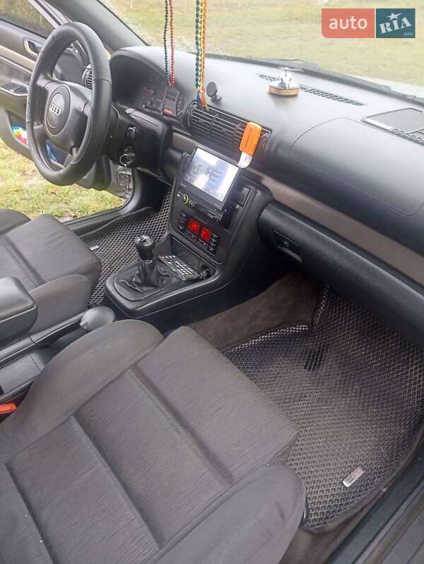 Седан Audi A4 1999 в Стрию