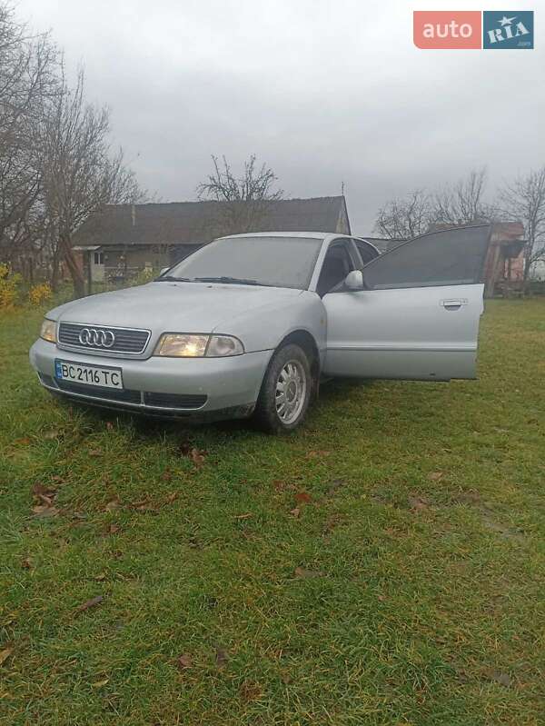 Седан Audi A4 1999 в Стрию